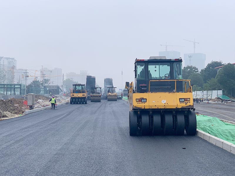 中鐵十五局行黃鐵路施工